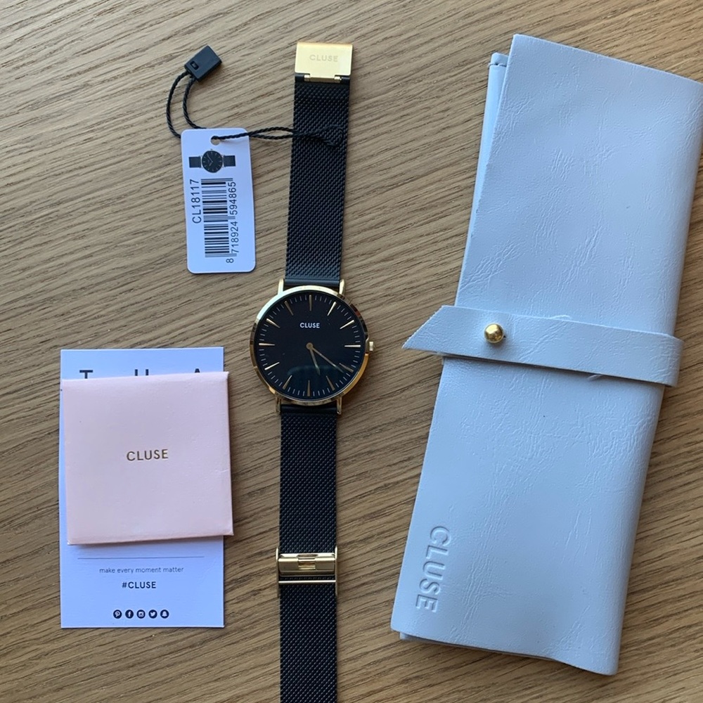 Cluse Women’s Mesh Black/Gold Watch